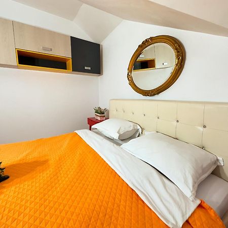 Millenium Apartment Central Craiova Exterior foto
